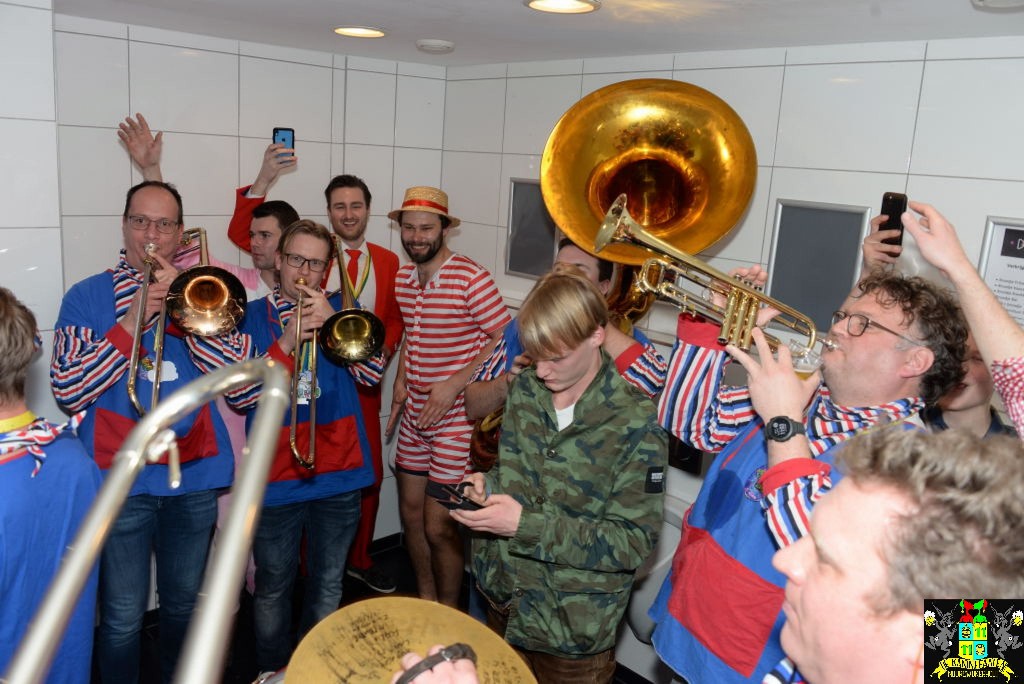 ../Images/Carnavals maandagavond in VdG 182.jpg